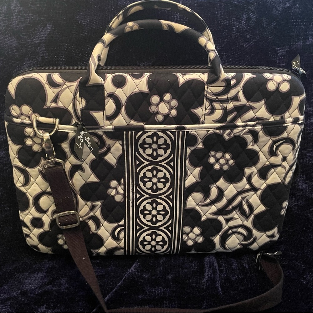 Vera Bradley computer bag in excellent shape! Hard sides, very chic!